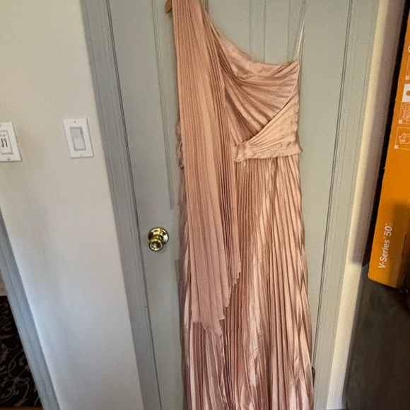 ONE SHOULDER DRESS- never worn - beautiful for wedding guest or bridal party - Picture 2 of 9